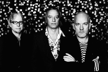 Escucha “Mine Smell Like Honey”, nueva canción de R.E.M.